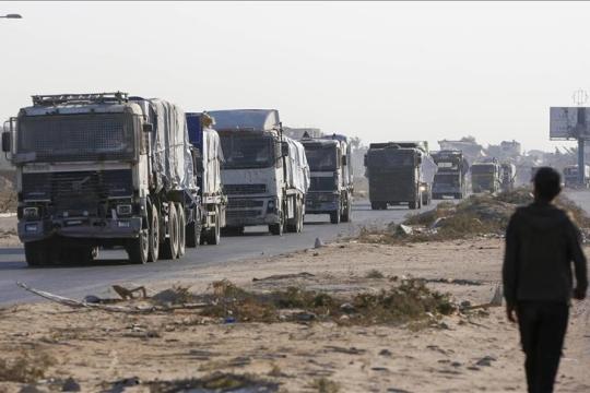 غزة: إسرائيل تسمح بدخول ثلث المساعدات فقط رغم اتفاق وقف إطلاق النار