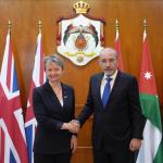 الصفدي ونظيرته البريطانية يبحثان تثبيت وقف إطلاق النار في غزة وتعزيز التعاون الثنائي