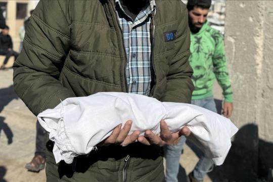 حماس: وفاة أطفال غزة بسبب البرد جريمة ناتجة عن الحصار ومنع الإعمار