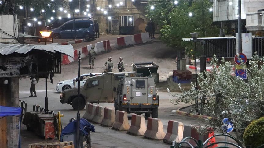 الجيش يعيد إغلاق جبل جوهر ويواصل مداهمات واسعة للمنازل والمحال التجارية