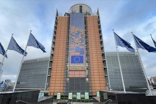 المفوضية الأوروبية: دعم السلطة الفلسطينية ماليا مرهون بإصلاحات ملموسة