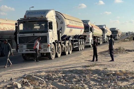 بلديات غزة تحذر من تفشي الأوبئة مع تفاقم أزمة الوقود واستمرار إغلاق المعابر