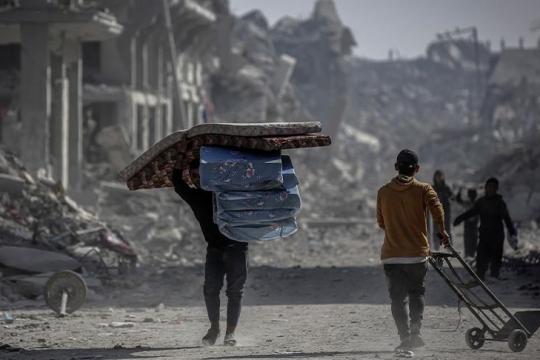 نزوح واسع من التفاح والشجاعية بعد توسع التوغل الإسرائيلي شرقي غزة