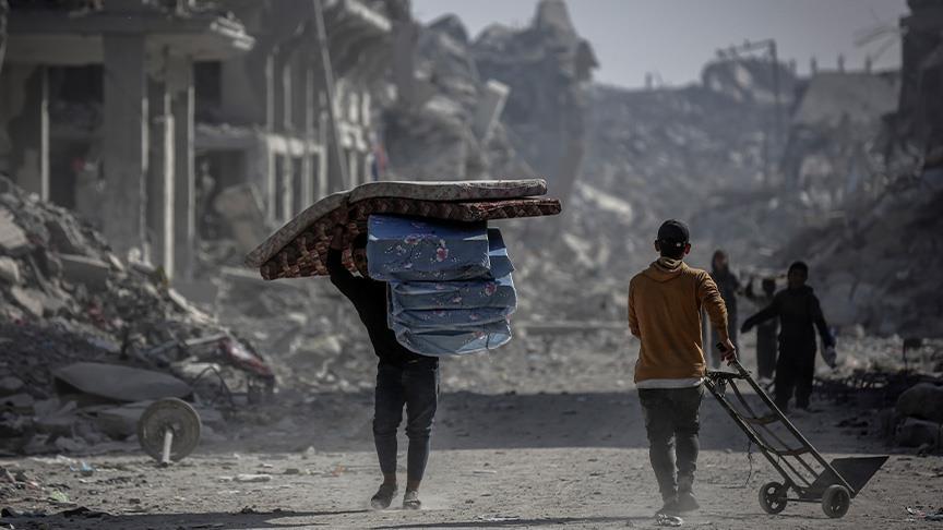 قوات الاحتلال تتقدم 300 متر داخل المناطق الشرقية وسط قصف مدفعي وانتهاكات جديدة لاتفاق وقف إطلاق النار