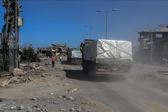 653 شاحنة مساعدات إنسانية تدخل غزة منذ بدء اتفاق وقف إطلاق النار
