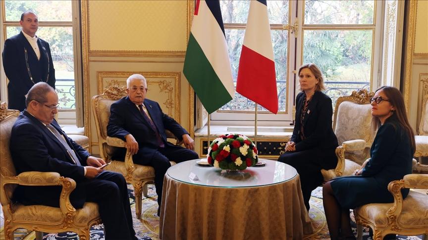 الرئيس الفلسطيني أكد على ضرورة بذل مزيد من الجهود لحشد الدعم الدولي لإنهاء الحرب في قطاع غزة، وفق وكالة "وفا"