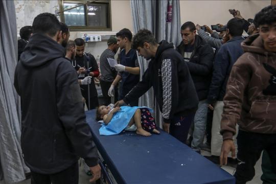 غارة إسرائيلية على خيمة للنازحين في خان يونس تُسفر عن استشهاد فلسطينيين