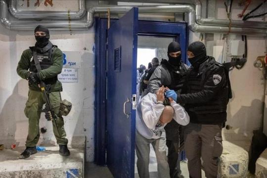 مؤسسات الأسرى تطالب بمحاكمة المسؤولين الإسرائيليين المتورطين بجرائم حرب ضد المعتقلين