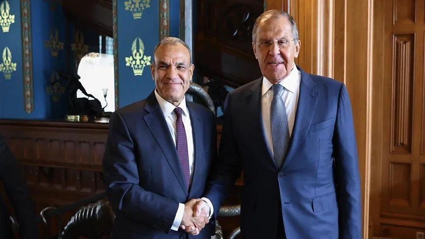 اتصال بين عبد العاطي ولافروف يبحث ترتيبات ما بعد وقف إطلاق النار وخطة شرم الشيخ ومسار الدولة الفلسطينية ضمن مشروعَي القرار الأمريكي والروسي.