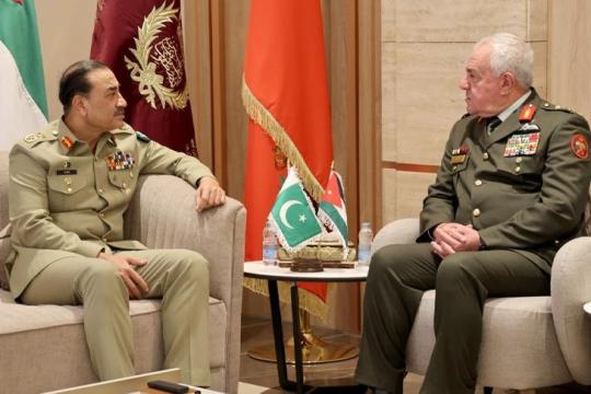 الأردن وباكستان يبحثان تعزيز التعاون الدفاعي والتدريبي