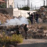 إصابات اختناق واشتباكات خلال اقتحامات إسرائيلية متفرقة في الضفة الغربية