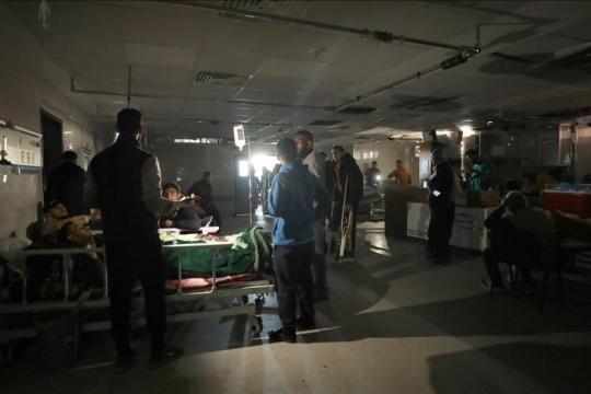 انقطاع الكهرباء عن مستشفى العودة في النصيرات بسبب نفاد الوقود