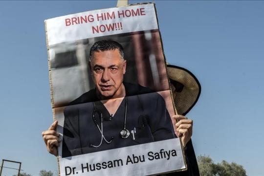 غزة تُجدّد المطالبة بالكشف عن مصير الطبيب حسام أبو صفية بعد عام على اعتقاله