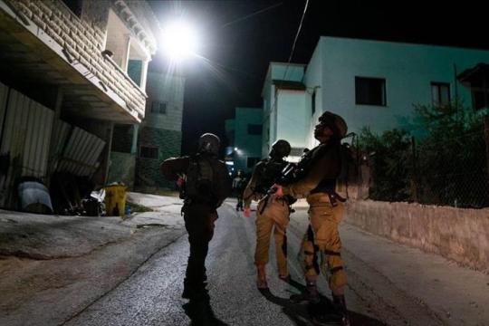 إصابة طفل فلسطيني بجروح خطيرة برصاص الجيش الإسرائيلي خلال اقتحام بلدة اليامون