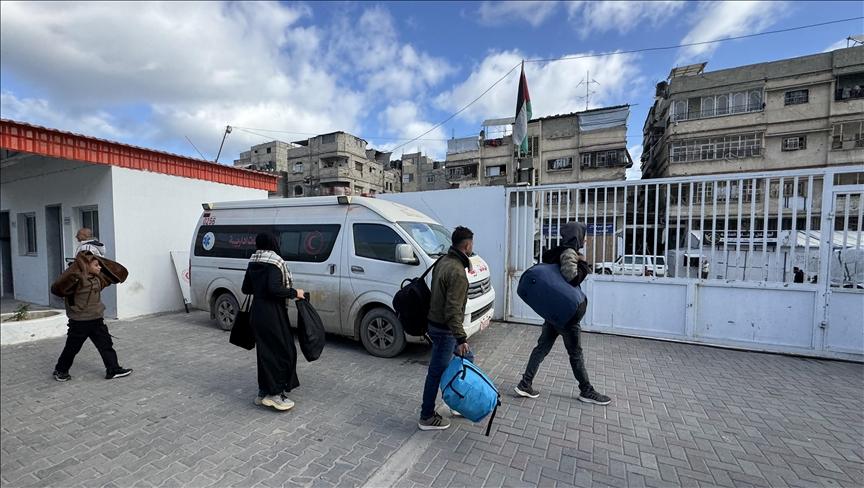 إعادة متقطعة للتنسيق بعد توقف مفاجئ والمعبر يعمل بشكل محدود لليوم الثالث