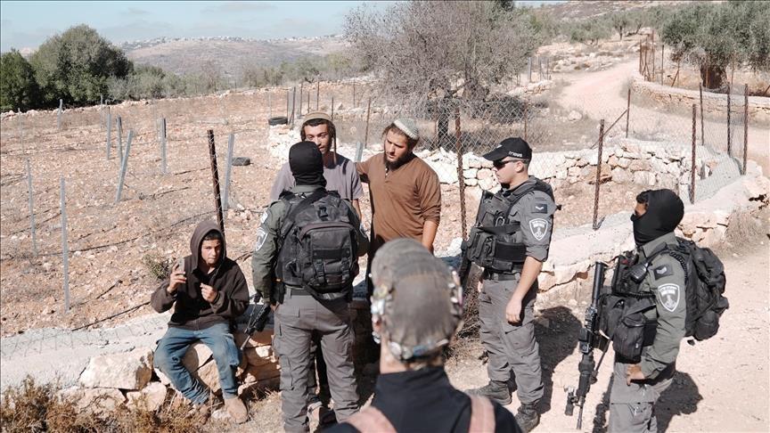 إصابة 7 فلسطينيين واعتقال اثنين خلال هجوم للجيش والمستوطنين على مسافر يطا