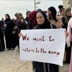 نازحون من مخيم نور شمس يطالبون بالعودة إلى بيوتهم المدمرة شمالي الضفة الغربية