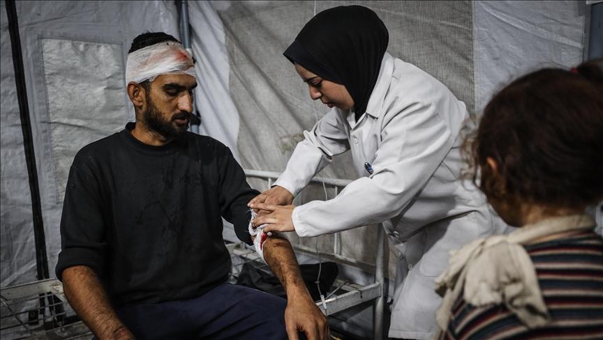 إصابة أكثر من 10 فلسطينيين في قصف بمسيّرة إسرائيلية على مدرسة ومركز إيواء بغزة