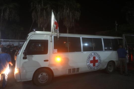 الاحتلال الإسرائيلي يفرج عن 4 أسرى من قطاع غزة بعد اعتقالهم خلال الحرب