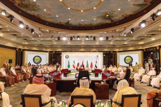 الاجتماع الوزاري الخليجي يبحث تعزيز التعاون الإقليمي والدولي قبيل قمة المنامة