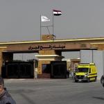 مصر تستقبل أول دفعة من جرحى غزة مع بدء التشغيل المحدود لمعبر رفح من الجانب الفلسطيني