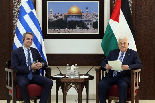 عباس يدعو للضغط على إسرائيل لوقف الاستيطان وإرهاب المستوطنين حفاظًا على حل الدولتين