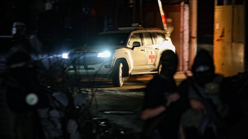 غارات إسرائيلية على رفح تعرقل عمليات البحث عن الجثث في غزة