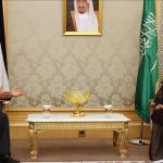 ولي العهد السعودي يؤكد دعم المملكة للسلطة الفلسطينية ويطالب بوقف العدوان الإسرائيلي