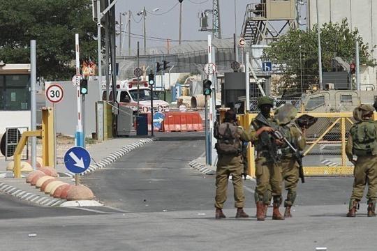 بوابات الاحتلال تحول فرحة عرس فلسطيني إلى معاناة في رام الله