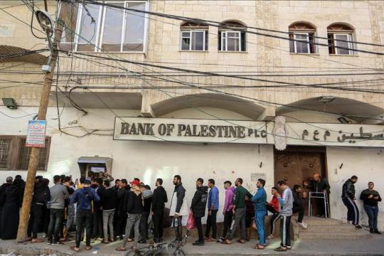 إسرائيل تصادر 149 مليون شيكل من أموال المقاصة الفلسطينية لصالح تعويضات لعائلات إسرائيلية