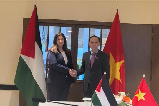 فلسطين وفيتنام توقعان اتفاقية لإعفاء الدبلوماسيين من التأشيرة وتبحثان تعزيز التعاون الثنائي
