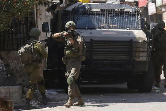 مواجهات بين فلسطينيين والجيش الإسرائيلي خلال اقتحامات متفرقة بالضفة الغربية