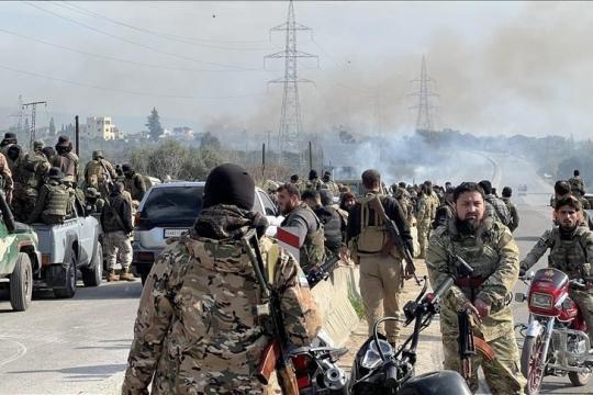 بدء المحاكمات العلنية في أحداث الساحل السوري وسط حضور إعلامي محلي ودولي