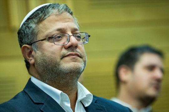 بن غفير يوسع تراخيص حمل السلاح لـ 18 مستوطنة جديدة في الضفة الغربية