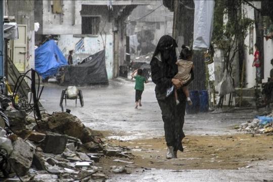 الأمم المتحدة تحذر: مساعدات الإيواء لا تصل لغزة وسط موجة برد قاسية