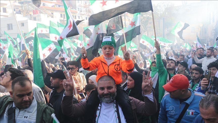 فعاليات شعبية واسعة في المحافظات السورية تؤكد وحدة الوطن بعد الإطاحة بنظام بشار الأسد