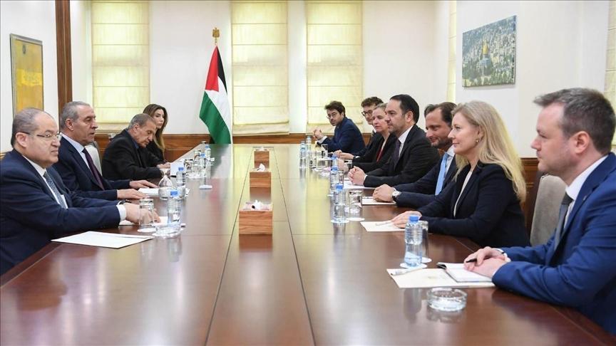 خلال اجتماع مع ممثلي دول أوروبية… الشيخ يؤكد ضرورة استعادة أموال المقاصة ووقف اعتداءات المستوطنين