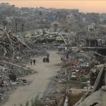 جيش الاحتلال يستهدف فلسطينيين شمال قطاع غزة بزعم عبور "الخط الأصفر"