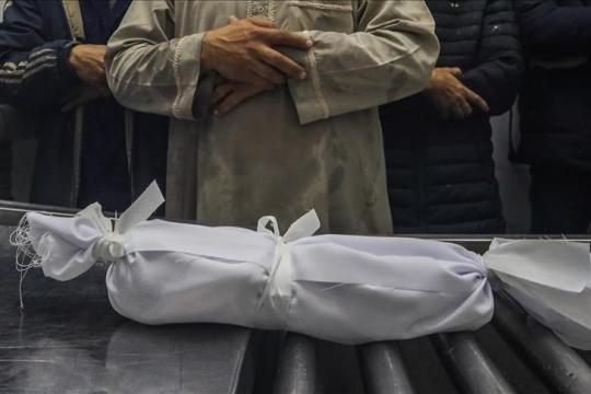 وفاة رضيع فلسطيني في غزة بسبب موجة البرد الشديدة