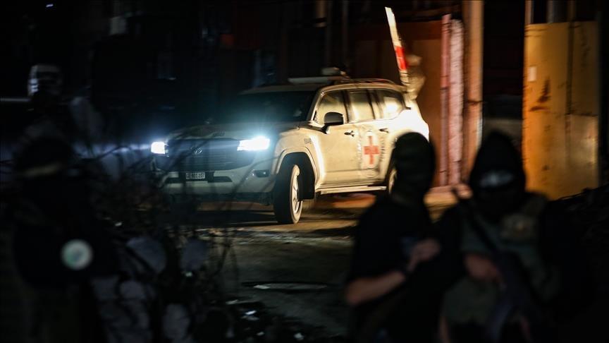 السرايا القدس وكتائب القسام تسلمان جثة أسير في خان يونس بعد اتفاق وقف إطلاق النار