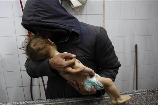 الدفاع المدني يحذر من وفيات بين الرضع والمرضى في غزة بسبب البرد القارس