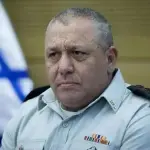 آيزنكوت يتهم حكومة نتنياهو برعاية «الإرهاب اليهودي» بعد الاعتداء على وفد دبلوماسي أوروبي