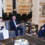 رئيس الوزراء اللبناني يبحث مع الصليب الأحمر أوضاع الأسرى اللبنانيين في إسرائيل