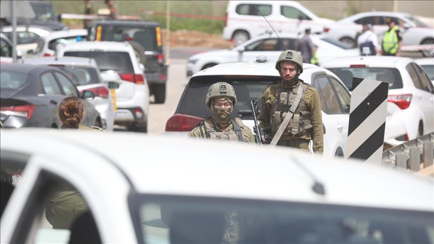 مستوطنون يهاجمون منزل المتضامنين في "عين الديوك" ويصيبون ثلاثة إيطاليين وكندي بجروح متفاوتة