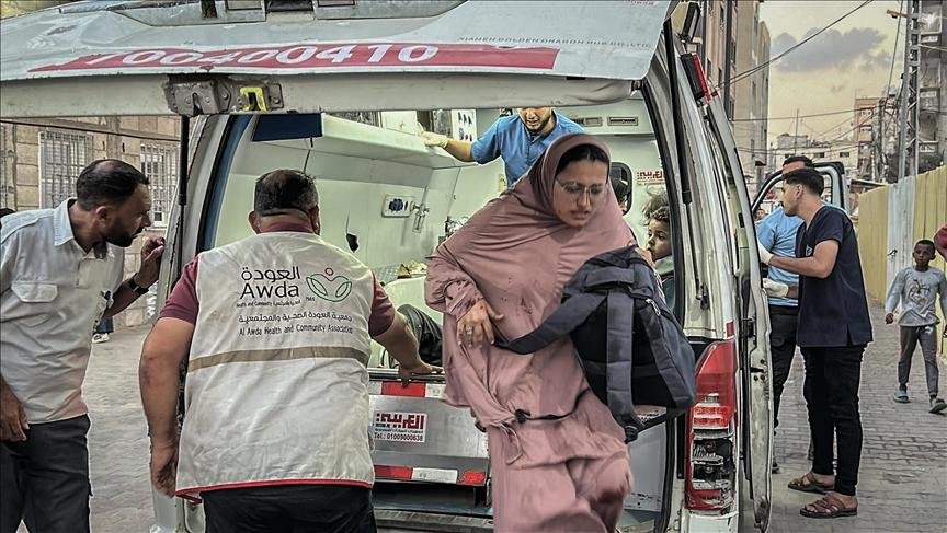 غارات إسرائيلية تستهدف مناطق مدنية ومدارس نازحين في شمال ووسط وجنوب القطاع