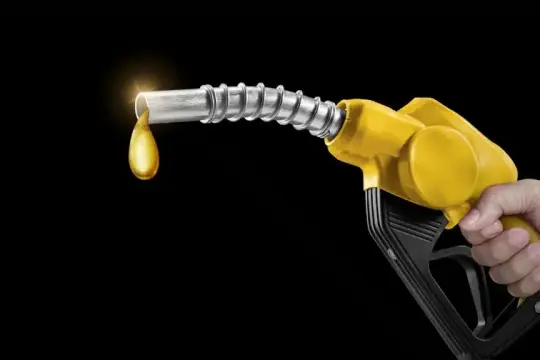 في ظل استمرار الحرب.. تفاصيل مناقشات إسرائيلية لمنع ارتفاع أسعار الوقود