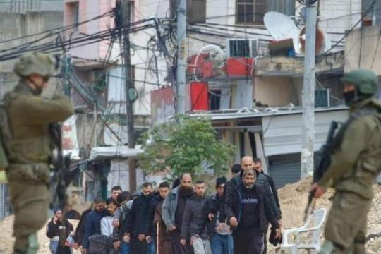 6 عائلات تعود إلى منازلها في تل جنوب نابلس بعد أكثر من شهرين
