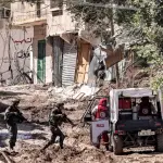 الاحتلال يُجبر سكان منازل مقابلة لمخيم طولكرم على إخلائها