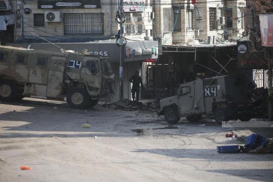 جيش الاحتلال يزعم تدمير مختبراً لصنع المتفجرات في طولكرم