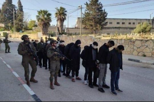 حملة اعتقالات إسرائيلية واسعة تطال عشرات الفلسطينيين في الضفة الغربية